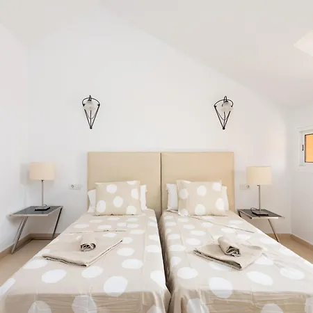 Exclusive Penthouse Playa Vistas 5 Close To Sea And Beach, Aircondition For A Fee, Wifi, Terrace, Heated Pool شقة